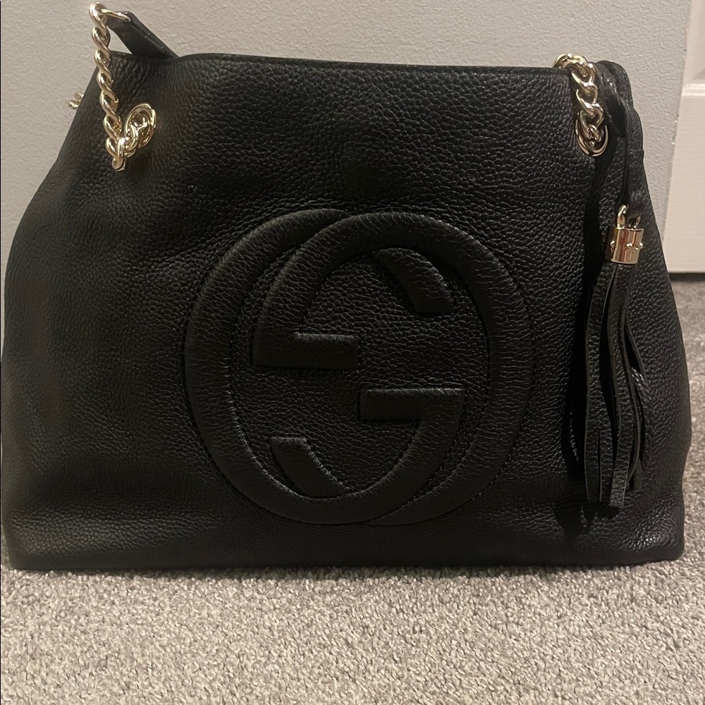 Authentic Gucci Leather Sho Ho shoulder Bag with Gold Accents